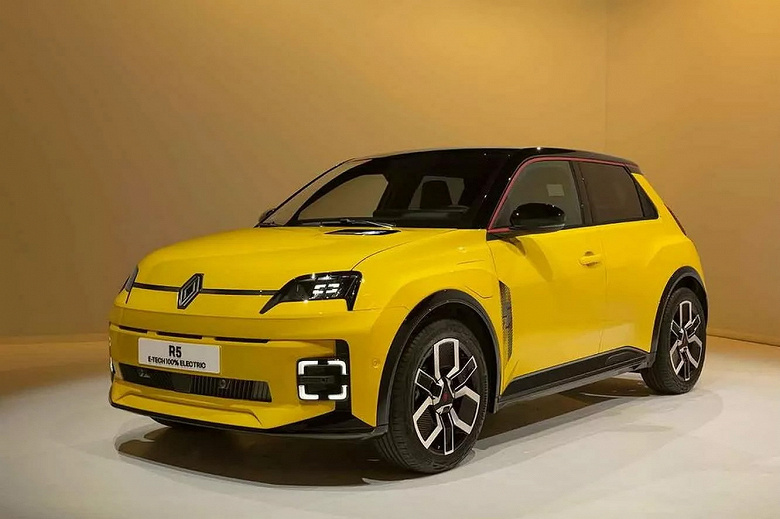 Культовый Renault 5 возвращается в осовремененном виде. Изображения серийного Renault 5 E-Tech слили в Сеть за день до премьеры